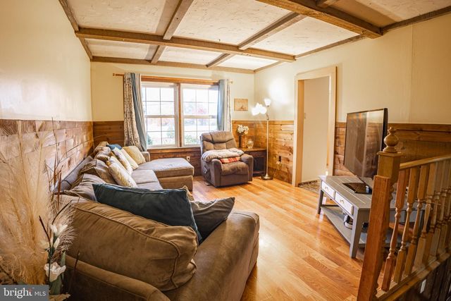 33 KINGSBRIDGE DR, Burlington Township, NJ 08016