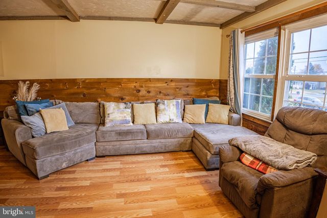 33 KINGSBRIDGE DR, Burlington Township, NJ 08016