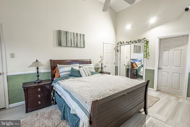 33 KINGSBRIDGE DR, Burlington Township, NJ 08016