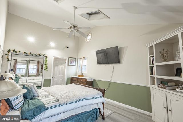 33 KINGSBRIDGE DR, Burlington Township, NJ 08016