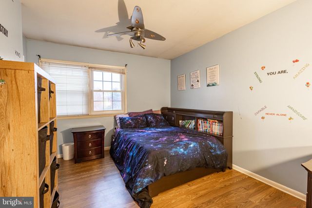 33 KINGSBRIDGE DR, Burlington Township, NJ 08016