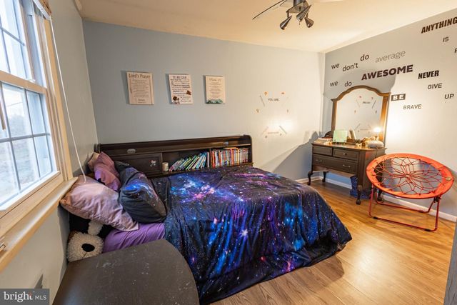 33 KINGSBRIDGE DR, Burlington Township, NJ 08016