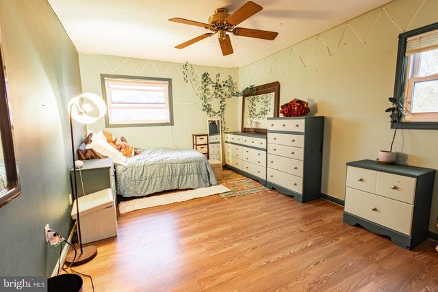 33 KINGSBRIDGE DR, Burlington Township, NJ 08016