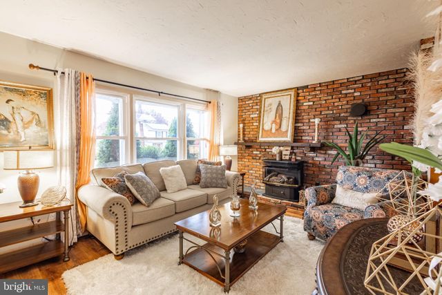 33 KINGSBRIDGE DR, Burlington Township, NJ 08016