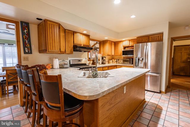 33 KINGSBRIDGE DR, Burlington Township, NJ 08016