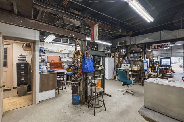 213 Peckham St, Fall River, MA 02724