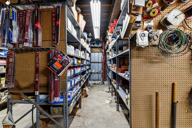213 Peckham St, Fall River, MA 02724