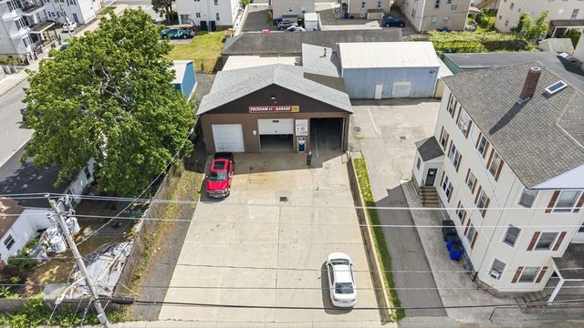 213 Peckham St, Fall River, MA 02724
