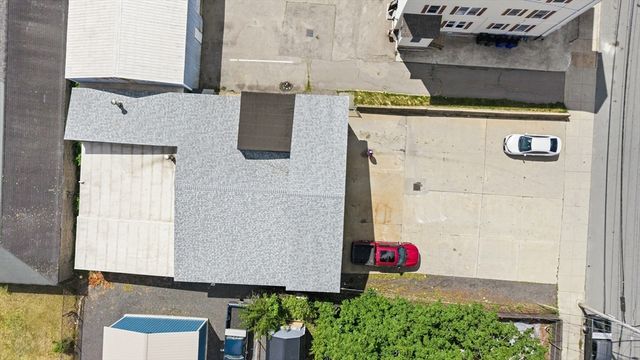 213 Peckham St, Fall River, MA 02724
