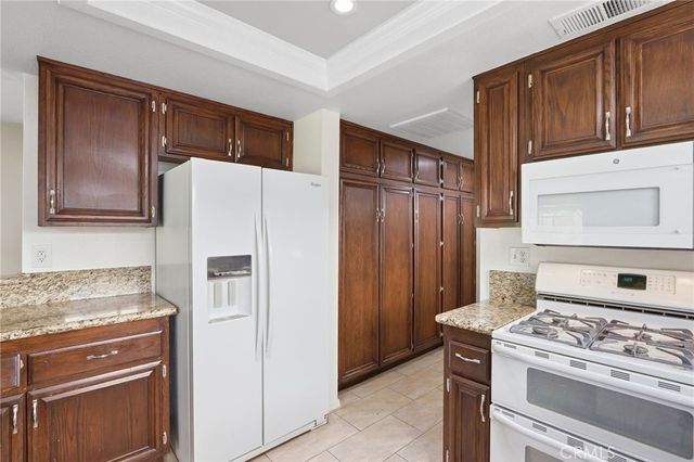 9586 Shadow Springs Drive, Moreno Valley, CA 92557