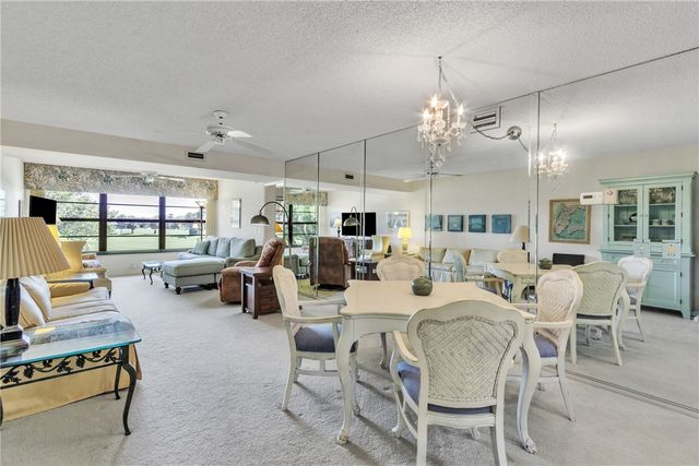 25 Plantation Drive 203, Vero Beach, FL 32966