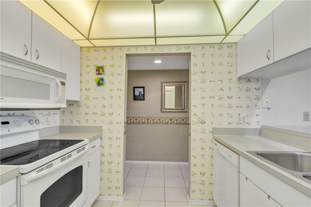 25 Plantation Drive 203, Vero Beach, FL 32966