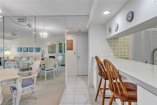 25 Plantation Drive 203, Vero Beach, FL 32966