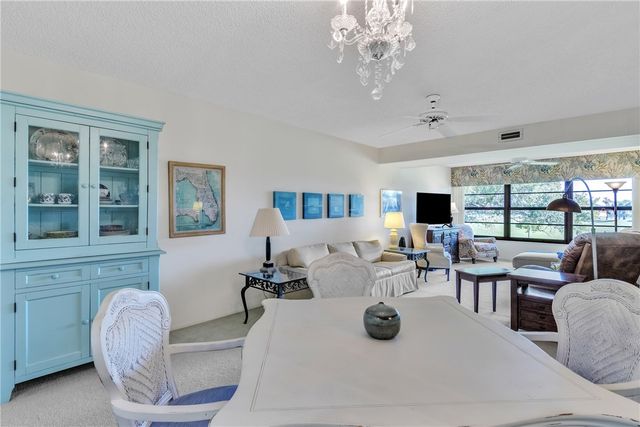 25 Plantation Drive 203, Vero Beach, FL 32966