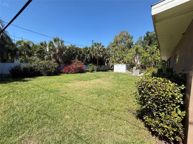 144 ALMEDO WAY NE, St Petersburg, FL 33704