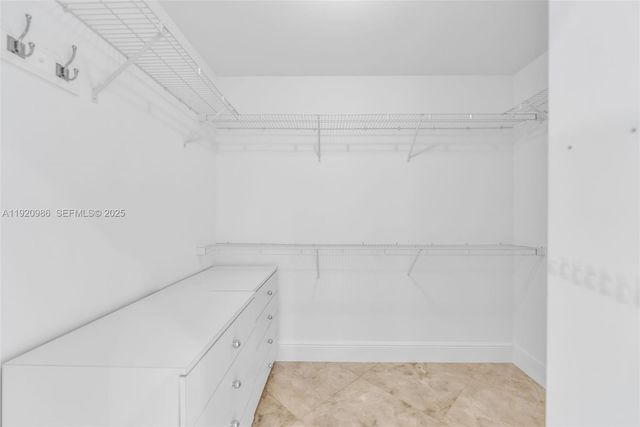 1003 Trailmore Ln, Weston, FL 33326