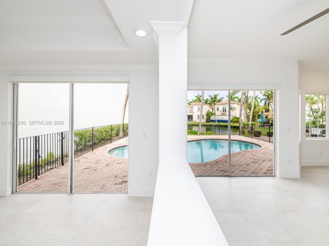 20729 NE 32nd Ave, Aventura, FL 33180