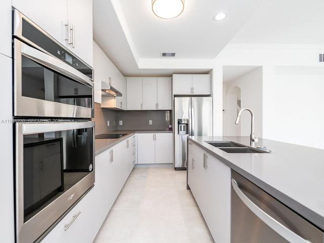 20729 NE 32nd Ave, Aventura, FL 33180