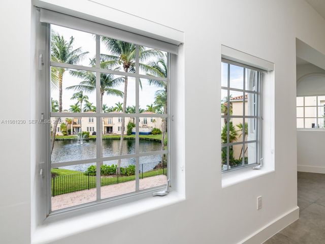 20729 NE 32nd Ave, Aventura, FL 33180