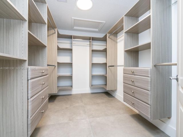 20729 NE 32nd Ave, Aventura, FL 33180