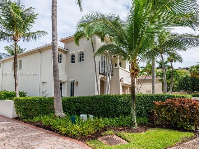 20729 NE 32nd Ave, Aventura, FL 33180