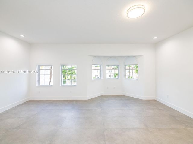 20729 NE 32nd Ave, Aventura, FL 33180