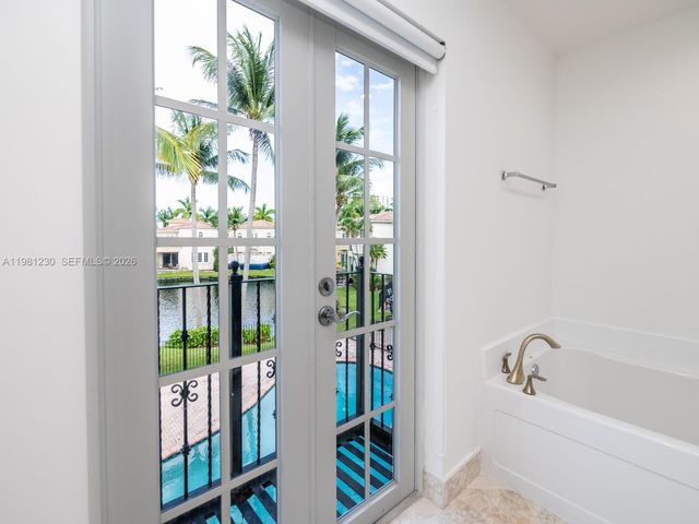 20729 NE 32nd Ave, Aventura, FL 33180