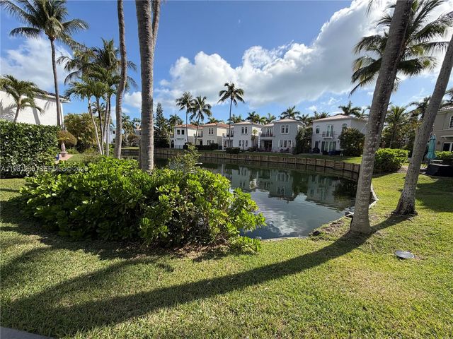 20729 NE 32nd Ave, Aventura, FL 33180