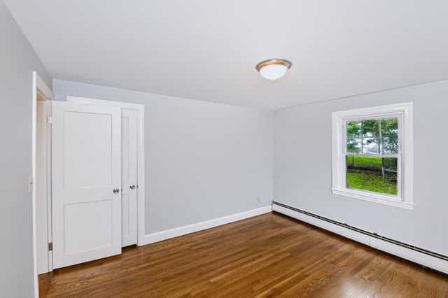 35 Fountain St, Milford, MA 01757