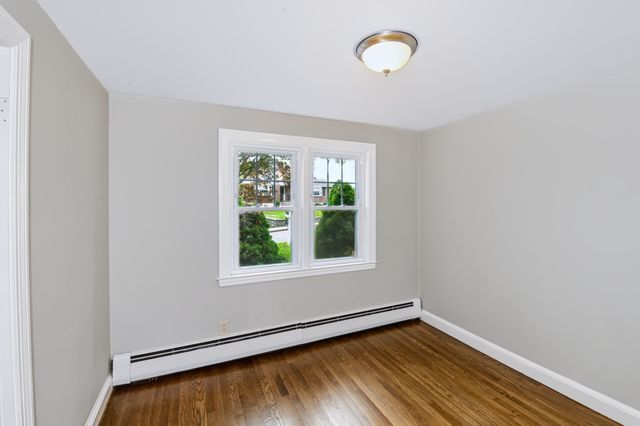 35 Fountain St, Milford, MA 01757