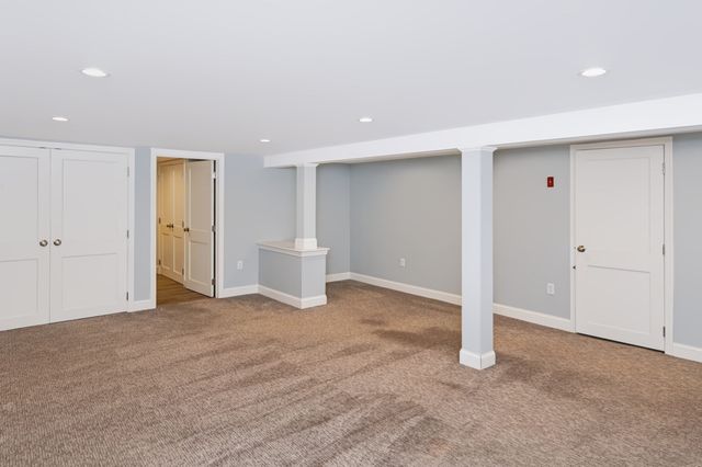 35 Fountain St, Milford, MA 01757
