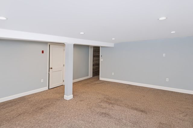 35 Fountain St, Milford, MA 01757