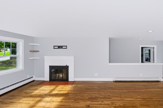 35 Fountain St, Milford, MA 01757