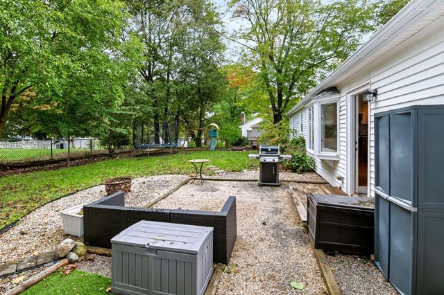 35 Fountain St, Milford, MA 01757
