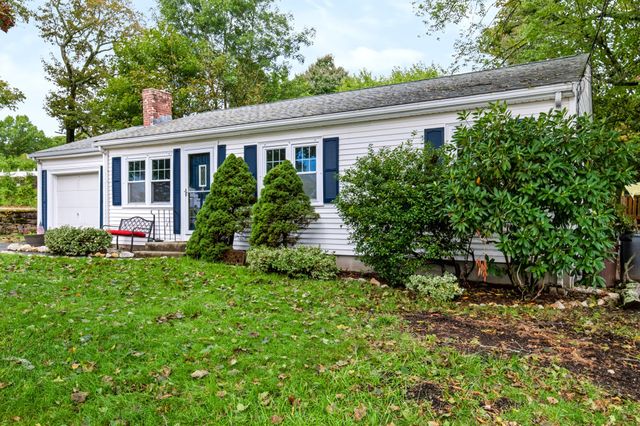 35 Fountain St, Milford, MA 01757