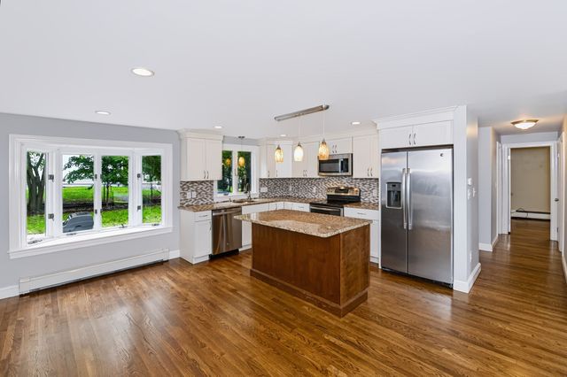35 Fountain St, Milford, MA 01757