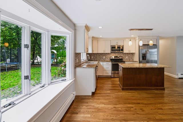 35 Fountain St, Milford, MA 01757