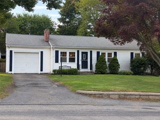 35 Fountain St, Milford, MA 01757