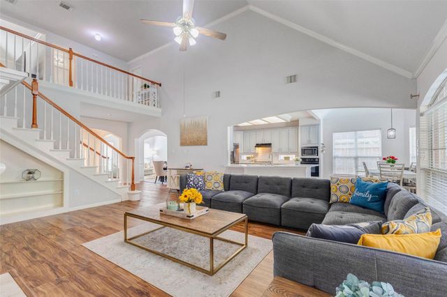 1606 Barrington Hills Lane, Katy, TX 77450