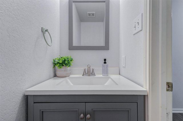 1606 Barrington Hills Lane, Katy, TX 77450