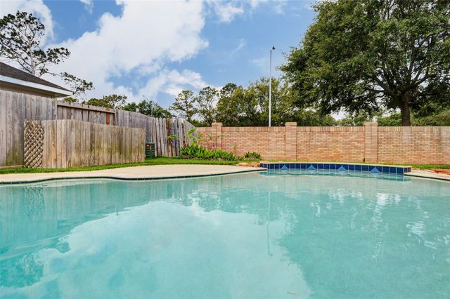 1606 Barrington Hills Lane, Katy, TX 77450