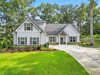 564 Oakland SE Drive, Calhoun, GA 30701