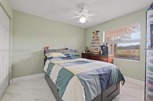 821 NE 207th Ln 102-1, Miami, FL 33179