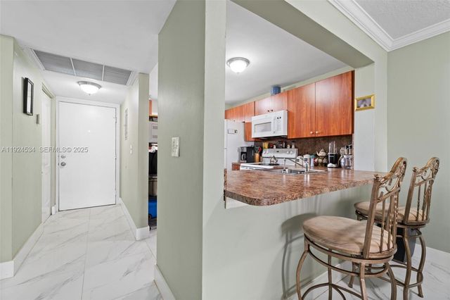 821 NE 207th Ln 102-1, Miami, FL 33179