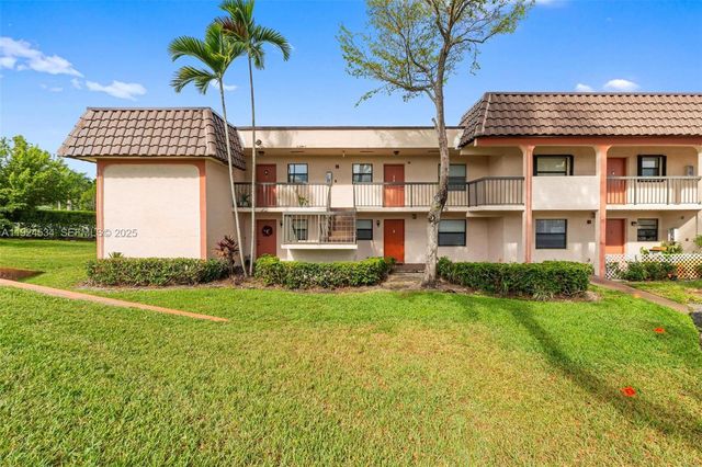 821 NE 207th Ln 102-1, Miami, FL 33179