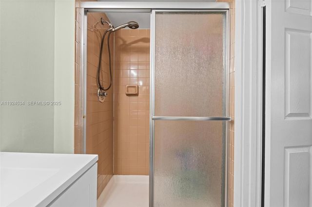 821 NE 207th Ln 102-1, Miami, FL 33179