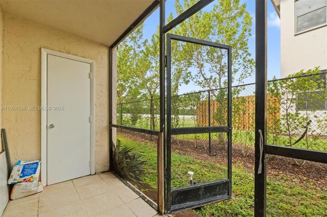 821 NE 207th Ln 102-1, Miami, FL 33179