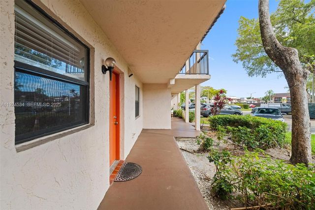 821 NE 207th Ln 102-1, Miami, FL 33179