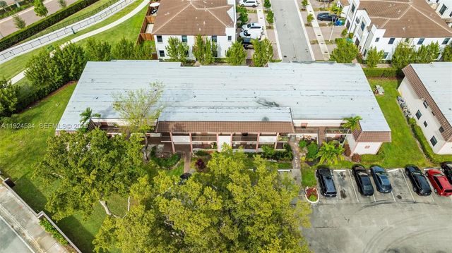 821 NE 207th Ln 102-1, Miami, FL 33179