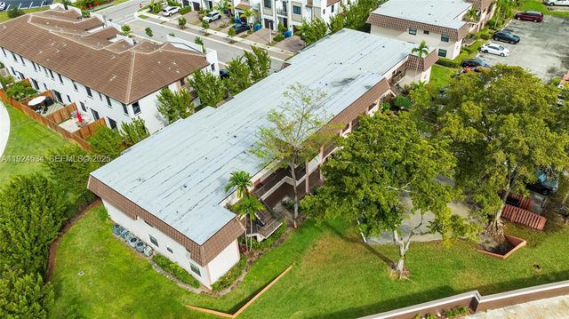 821 NE 207th Ln 102-1, Miami, FL 33179